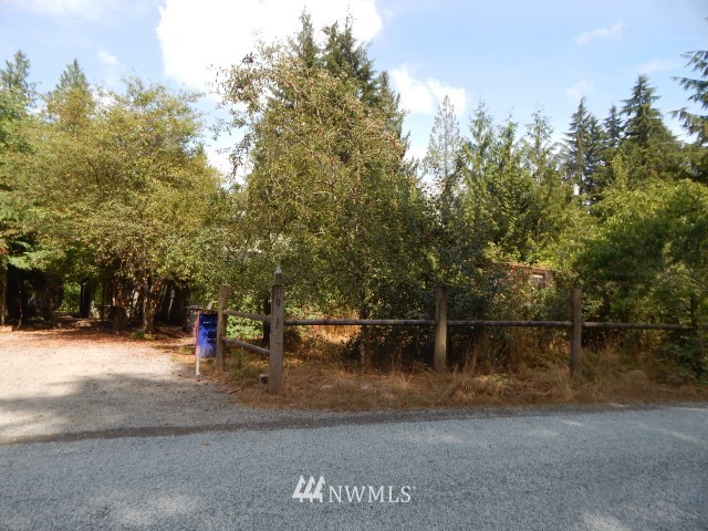 8901 West Lake Cochran Road Monroe, WA 98272 - Photo 2 of 22