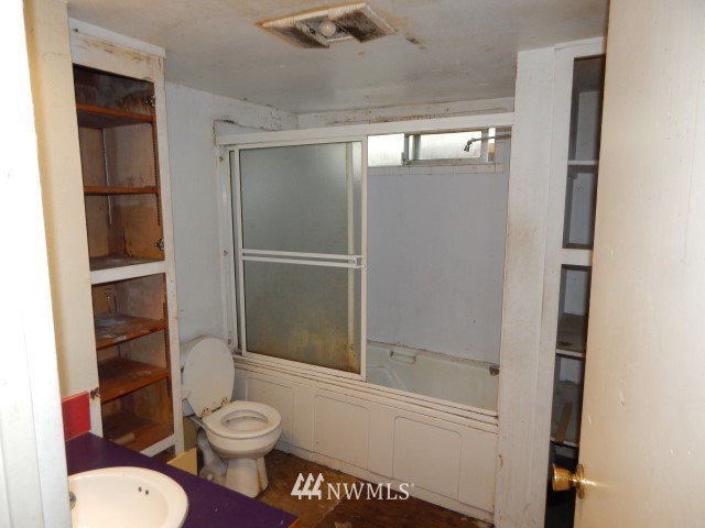 8901 West Lake Cochran Road Monroe, WA 98272 - Photo 11 of 22
