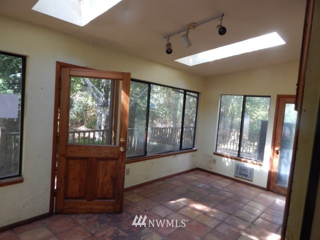 8901 West Lake Cochran Road Monroe, WA 98272 - Photo 16 of 22
