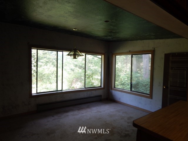 8901 West Lake Cochran Road Monroe, WA 98272 - Photo 8 of 22