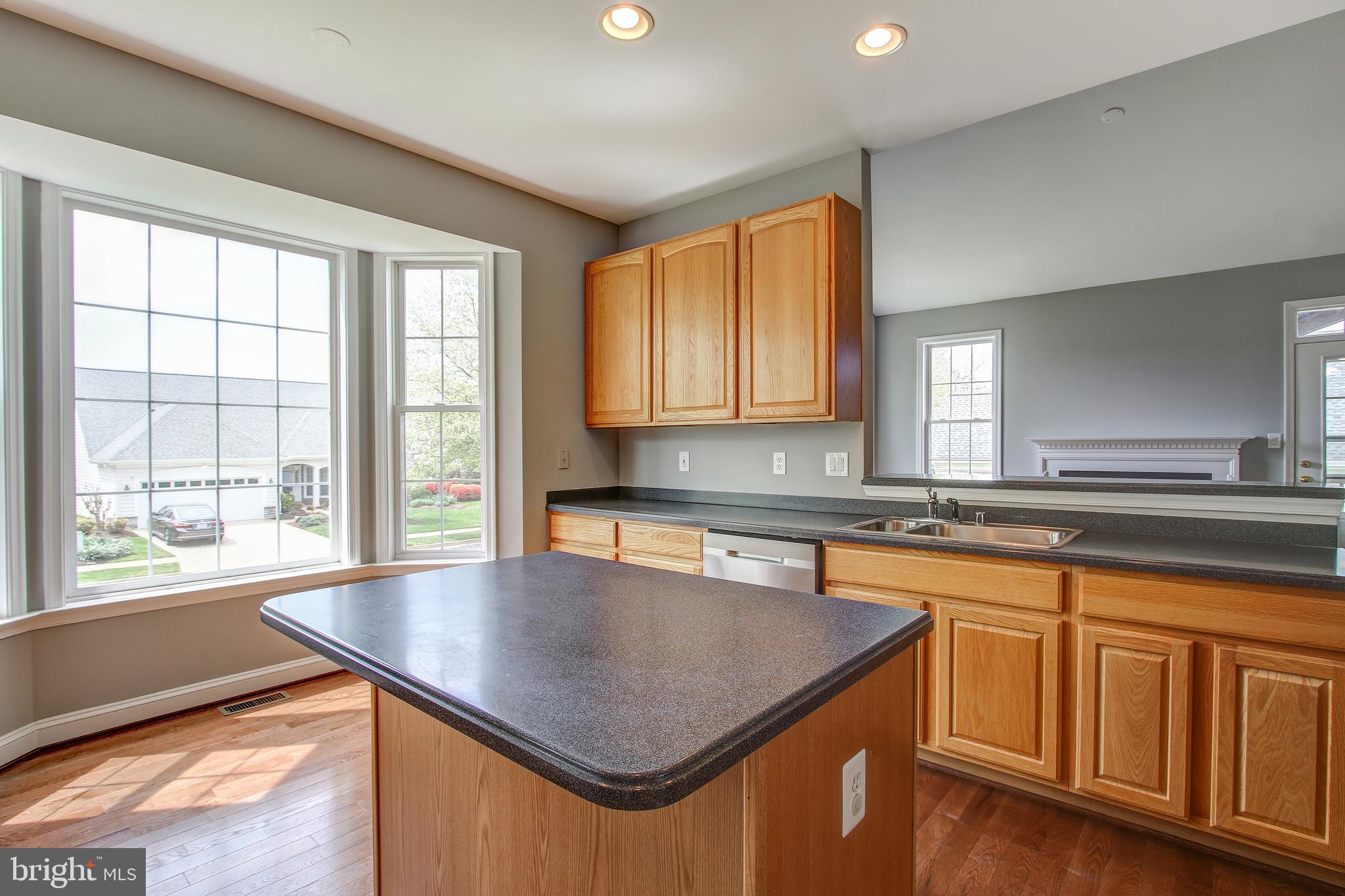 13620 Ryton Ridge Lane Gainesville, VA 20155 - Photo 13 of 34 Kitchen
