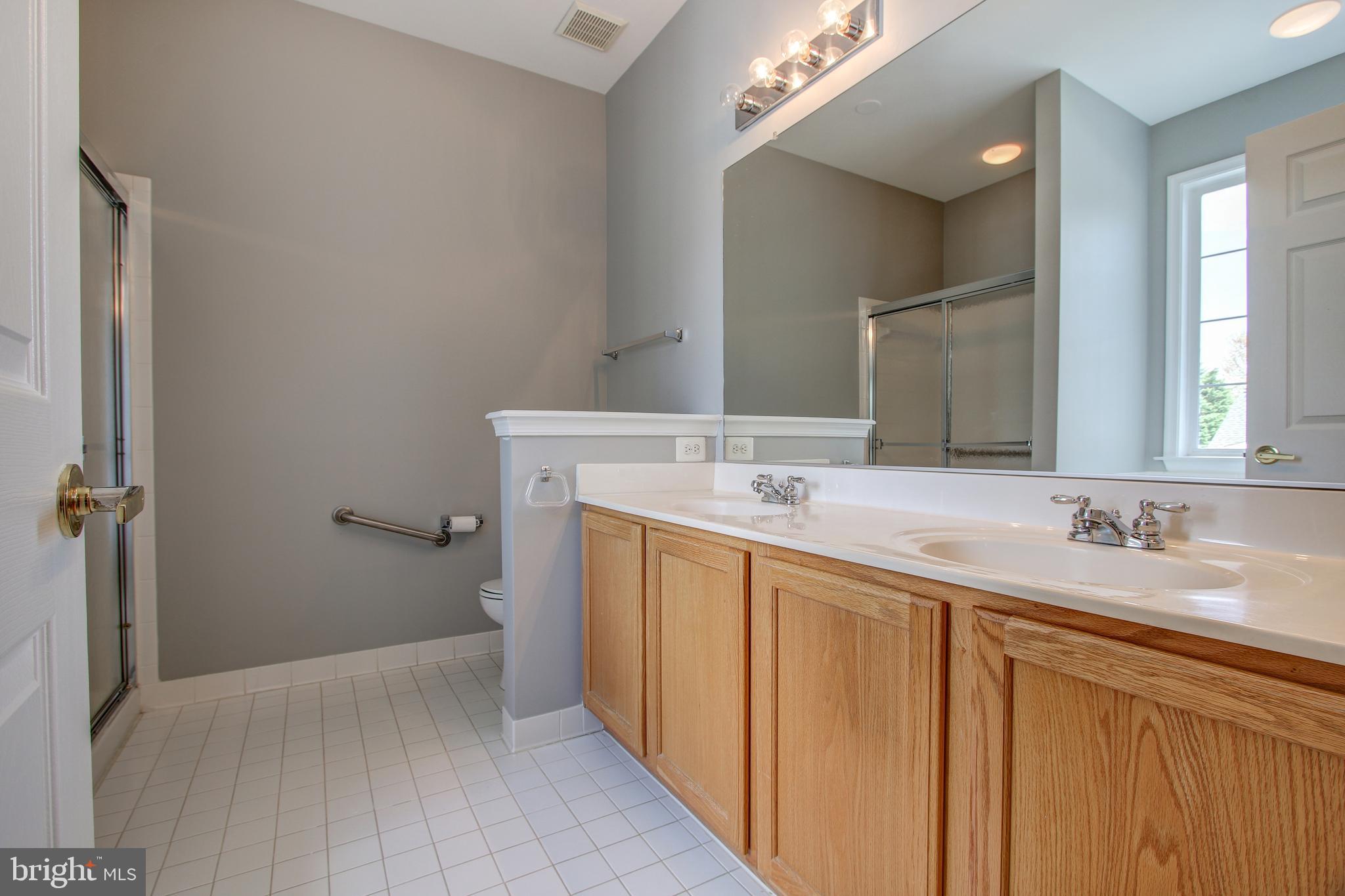 13620 Ryton Ridge Lane Gainesville, VA 20155 - Photo 22 of 34 Master Bathroom