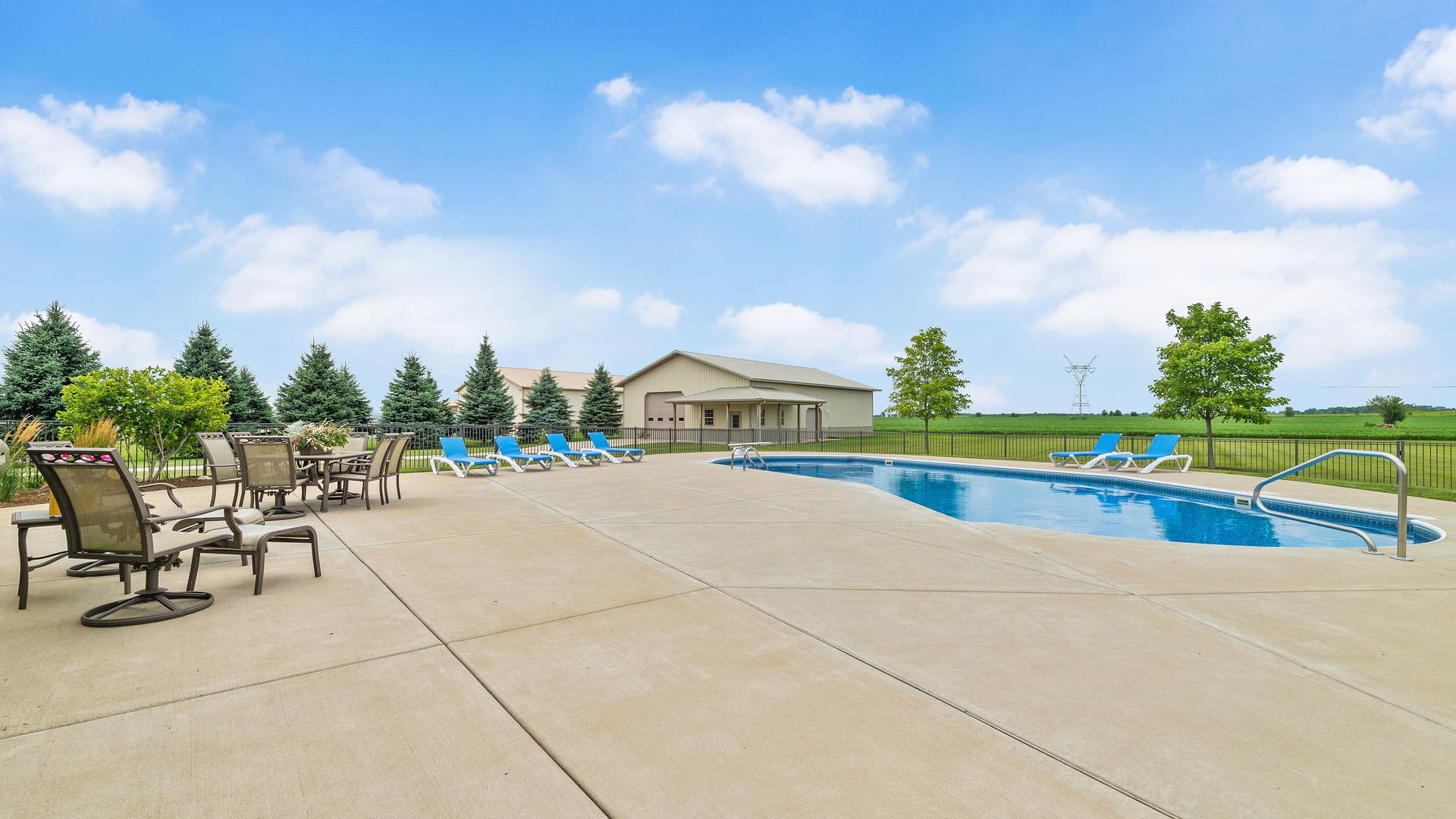 44-w230 Scott Road Sugar Grove, IL 60554 - Photo 36 of 44 a view of an outdoor space and seating area
