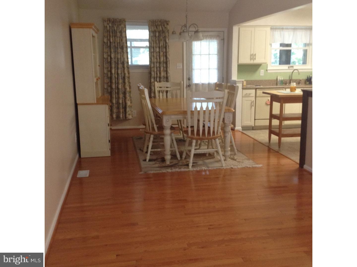 267 Peppermill Road West Berlin, NJ 08091 - Photo 6 of 25 Living Room