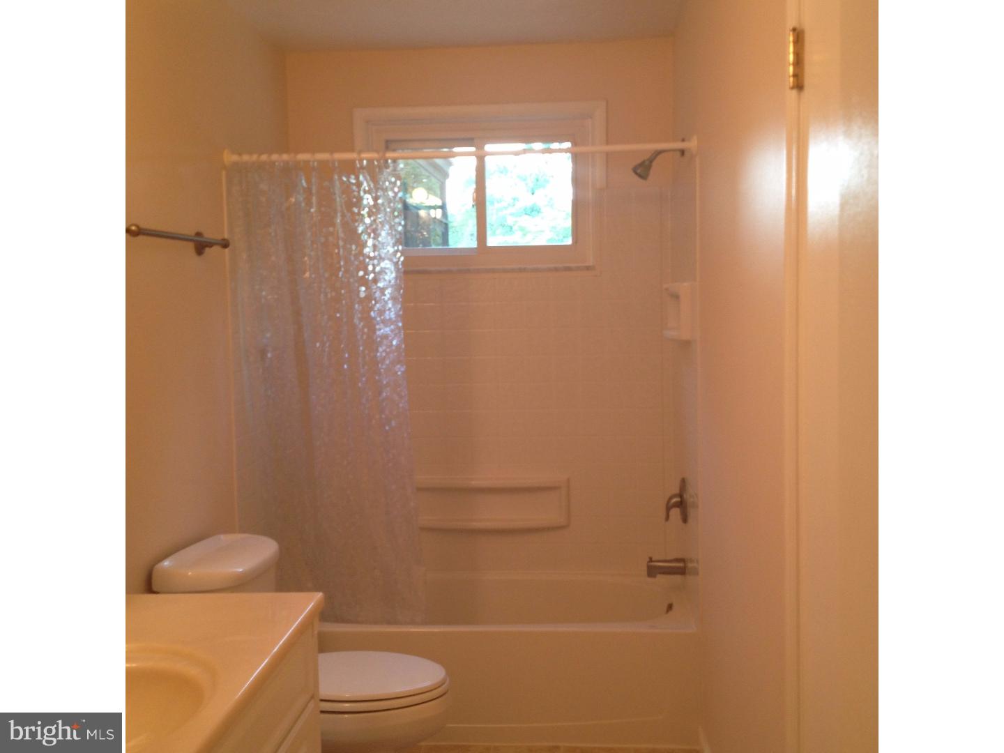 267 Peppermill Road West Berlin, NJ 08091 - Photo 8 of 25 Master Bathroom