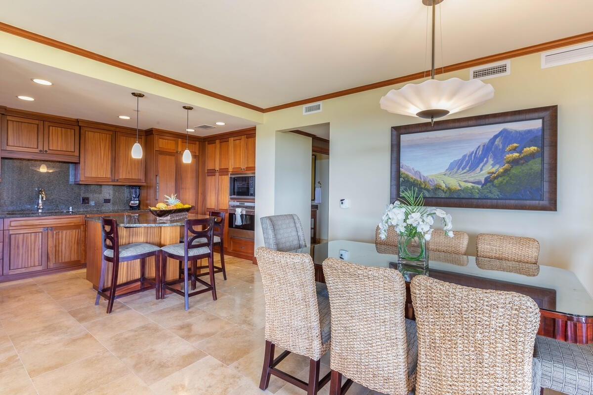 2641 Poipu Road, Unit 3201 Koloa, HI 96756 - Photo 2 of 12 a view of a dining room with furniture