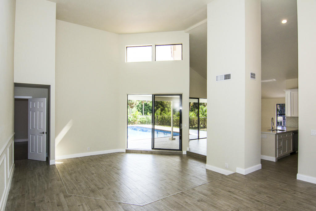 23186 L'Ermitage Circle Boca Raton, FL 33433 - Photo 3 of 15 Entrance View