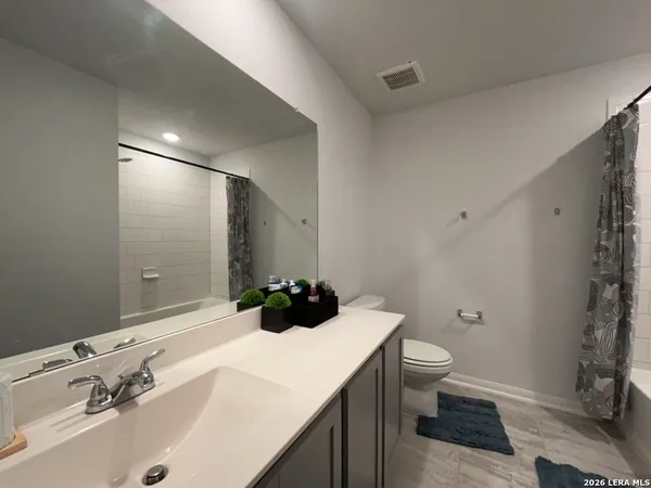 $2,050 | 9203 Yaya Road, Converse, TX 78109