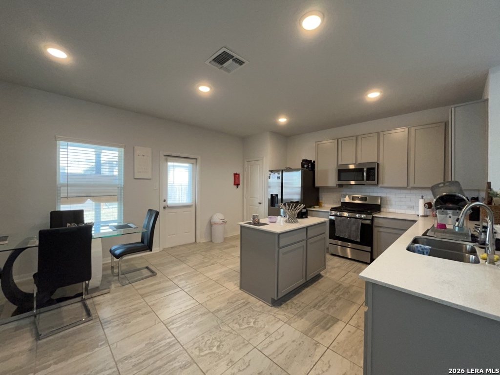 9203 Yaya Road Converse, TX 78109 - Photo 8 of 58