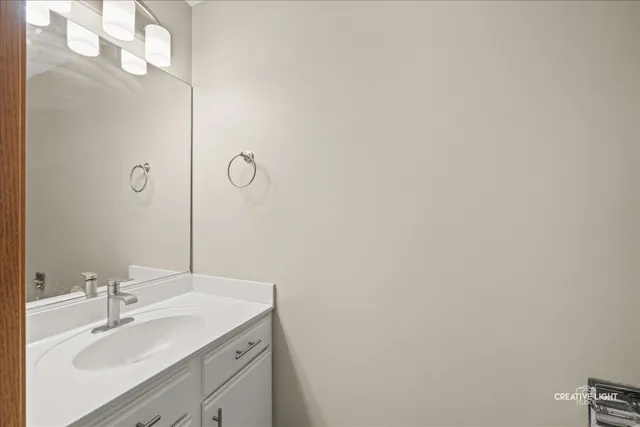 $3,000 | 2477 Smithfield Court, Aurora, IL 60503