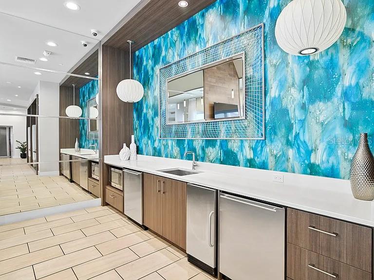 700 Cocoanut Avenue, Unit 331 Sarasota, FL 34236 - Photo 4 of 25