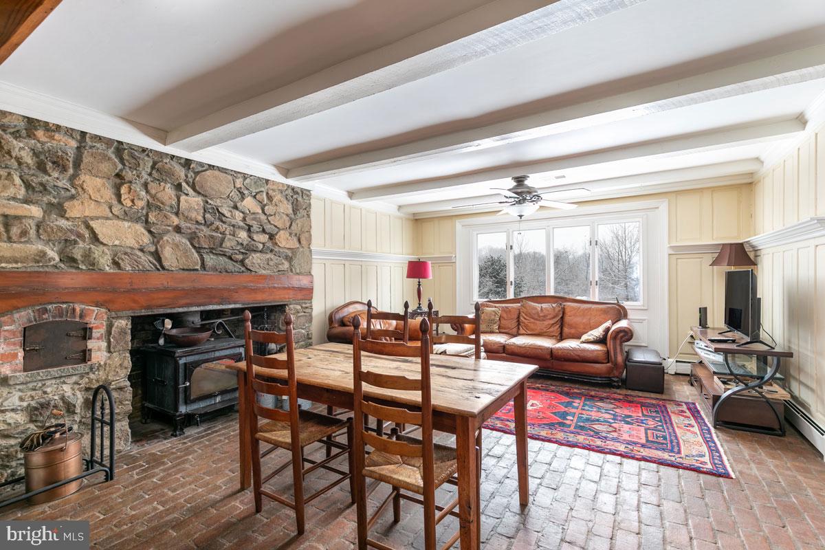 39846 Thomas Mill Road Leesburg, VA 20175 - Photo 12 of 42 Stunning stonework.