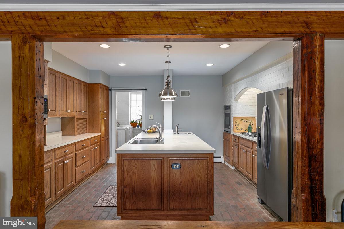 39846 Thomas Mill Road Leesburg, VA 20175 - Photo 15 of 42 Your freshly painted country kitchen awaits.