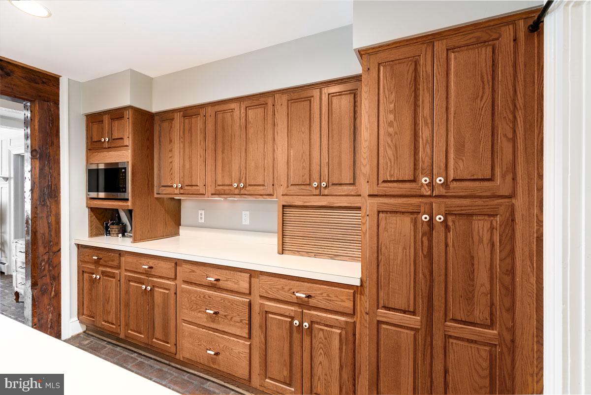 39846 Thomas Mill Road Leesburg, VA 20175 - Photo 17 of 42 Dishwasher and microwave new 2018.