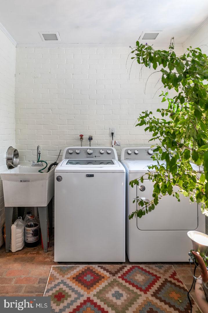 39846 Thomas Mill Road Leesburg, VA 20175 - Photo 19 of 42 Brand new washer/dryer.