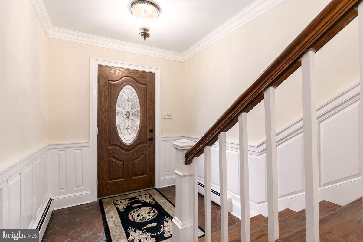 39846 Thomas Mill Road Leesburg, VA 20175 - Photo 3 of 42 A warm greeting awaits.