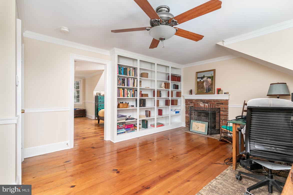 39846 Thomas Mill Road Leesburg, VA 20175 - Photo 25 of 42 With built-in shelving.