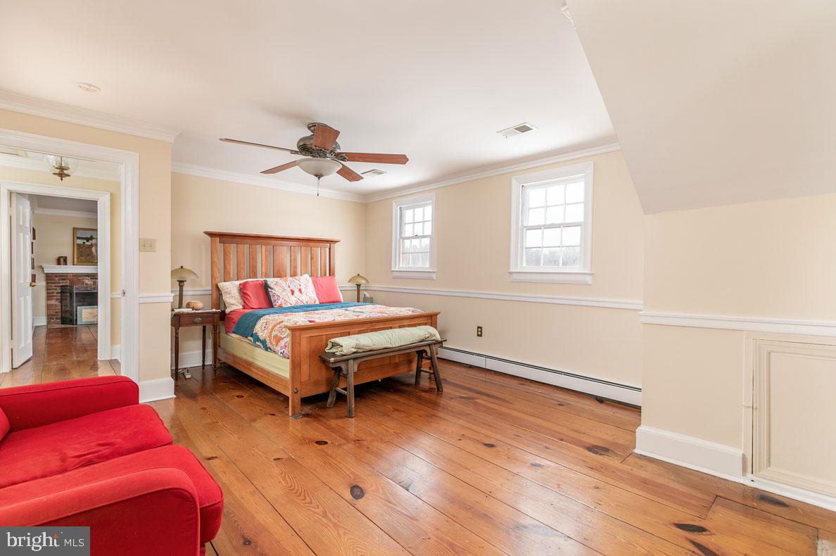 39846 Thomas Mill Road Leesburg, VA 20175 - Photo 29 of 42 Lighted ceiling fan.