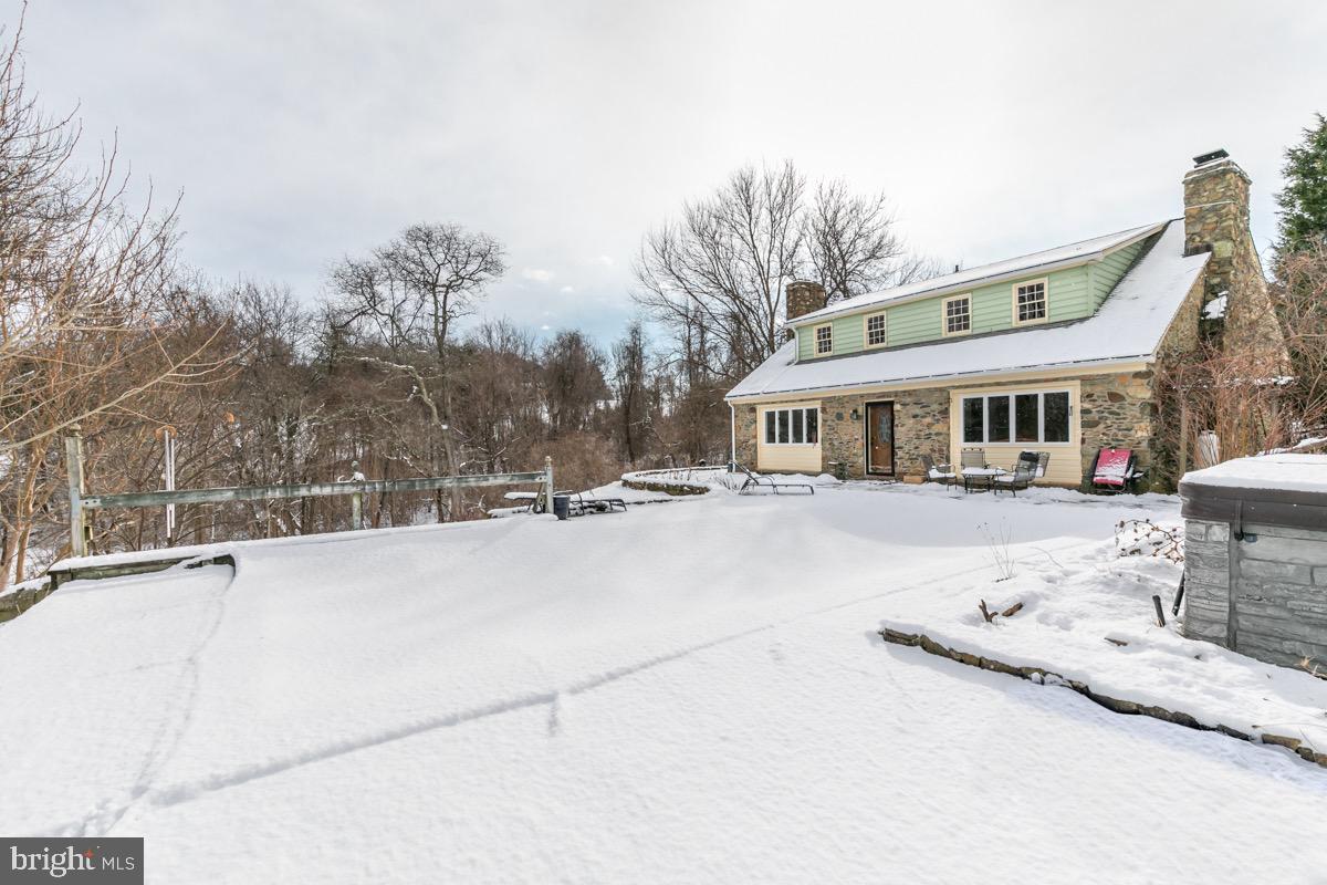 39846 Thomas Mill Road Leesburg, VA 20175 - Photo 31 of 42 Pool and hot tub.