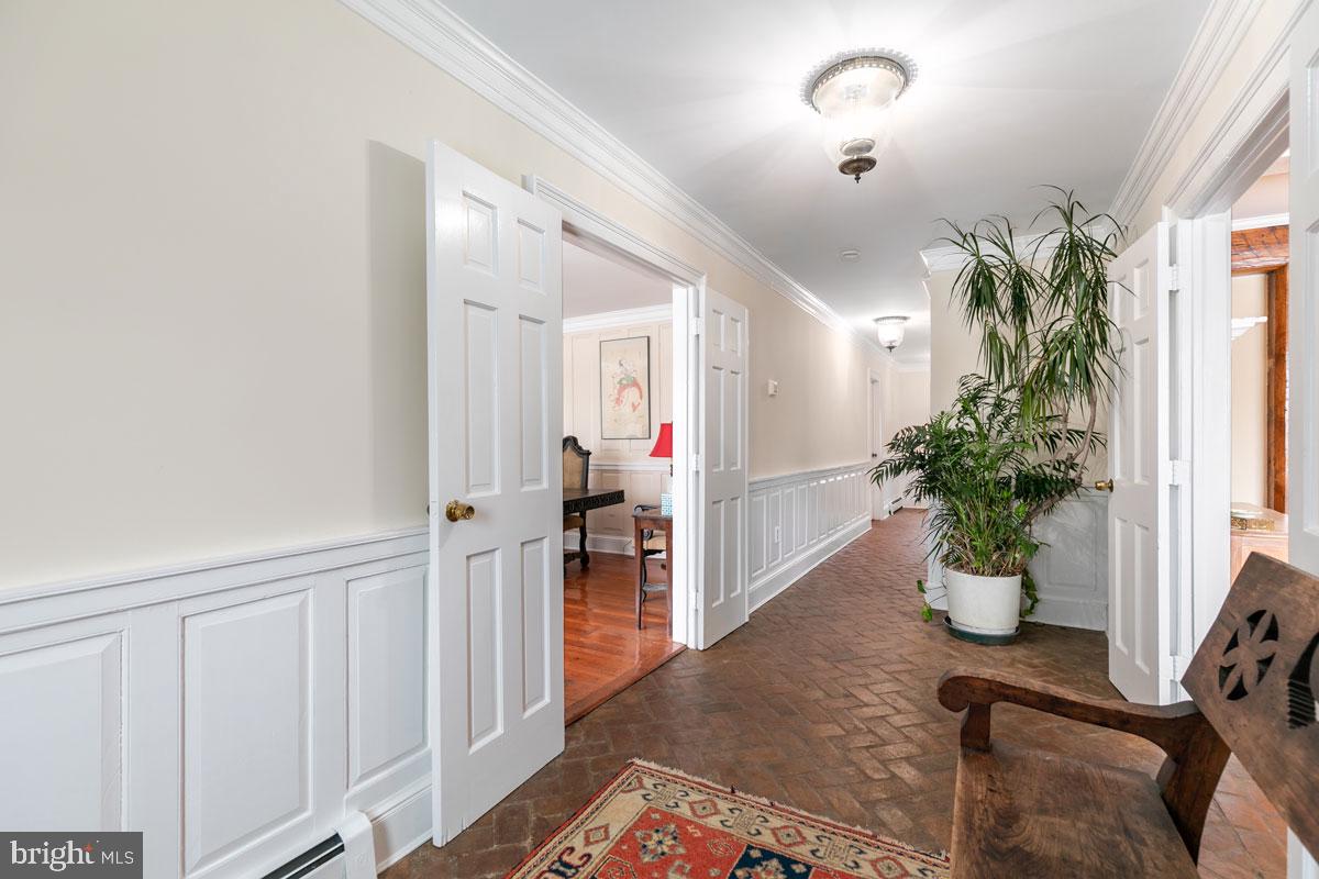 39846 Thomas Mill Road Leesburg, VA 20175 - Photo 7 of 42 Beautiful wainscoting.