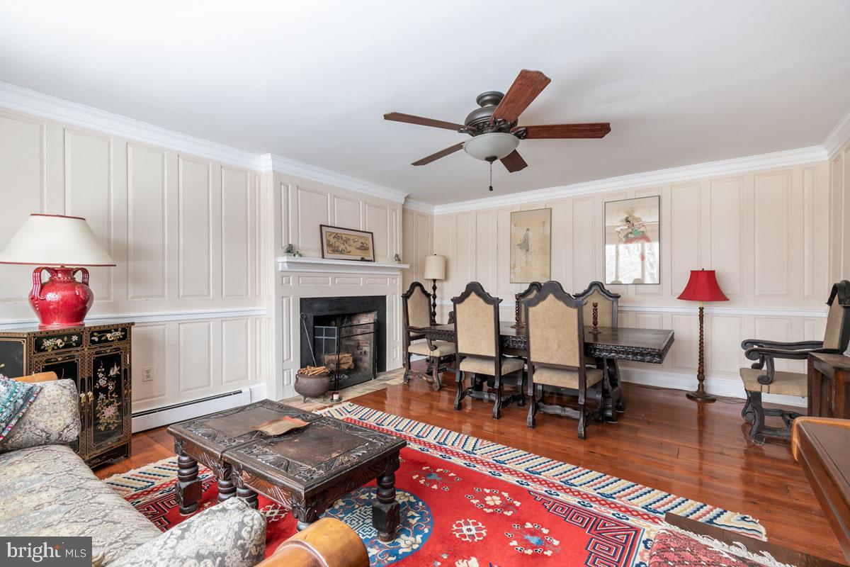 39846 Thomas Mill Road Leesburg, VA 20175 - Photo 10 of 42 Original wide-plank hardwood floors.