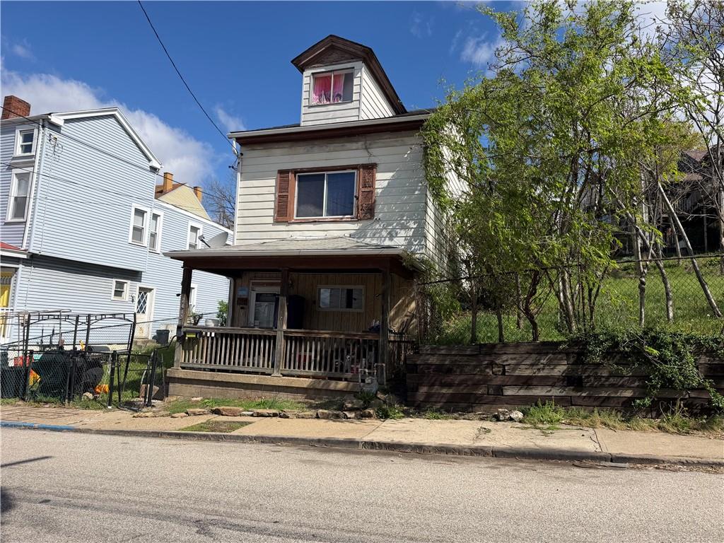 2415 Spring Street Pittsburgh, PA 15210 - Photo 2 of 18