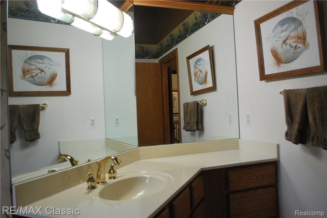 2280 Ford Road White Lake, MI 48383 - Photo 38 of 82 067.JPG