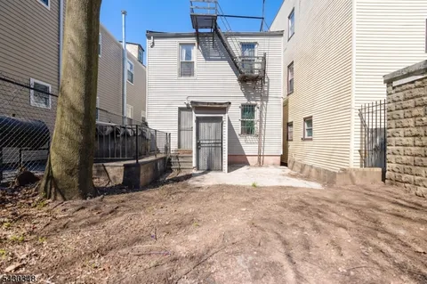 $650,000 | 58 11th Avenue West, Newark, NJ 07107