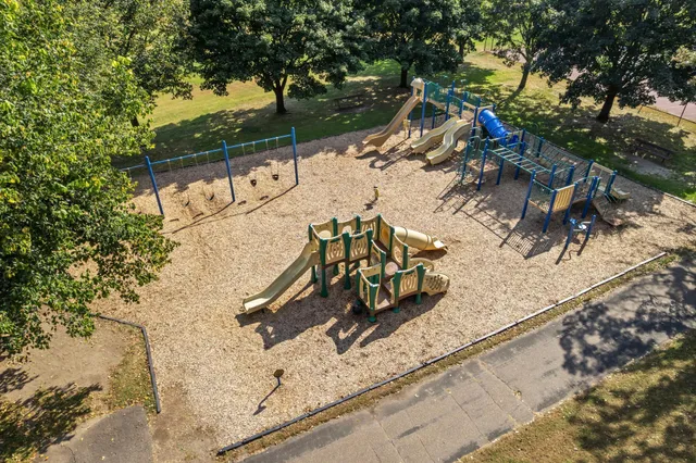 $425,000 | 4101 North 42nd Avenue, Robbinsdale, MN 55422