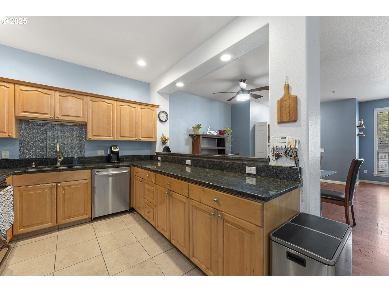 1032 Northwest Burnside Road Gresham, OR 97030 - Photo 14 of 32