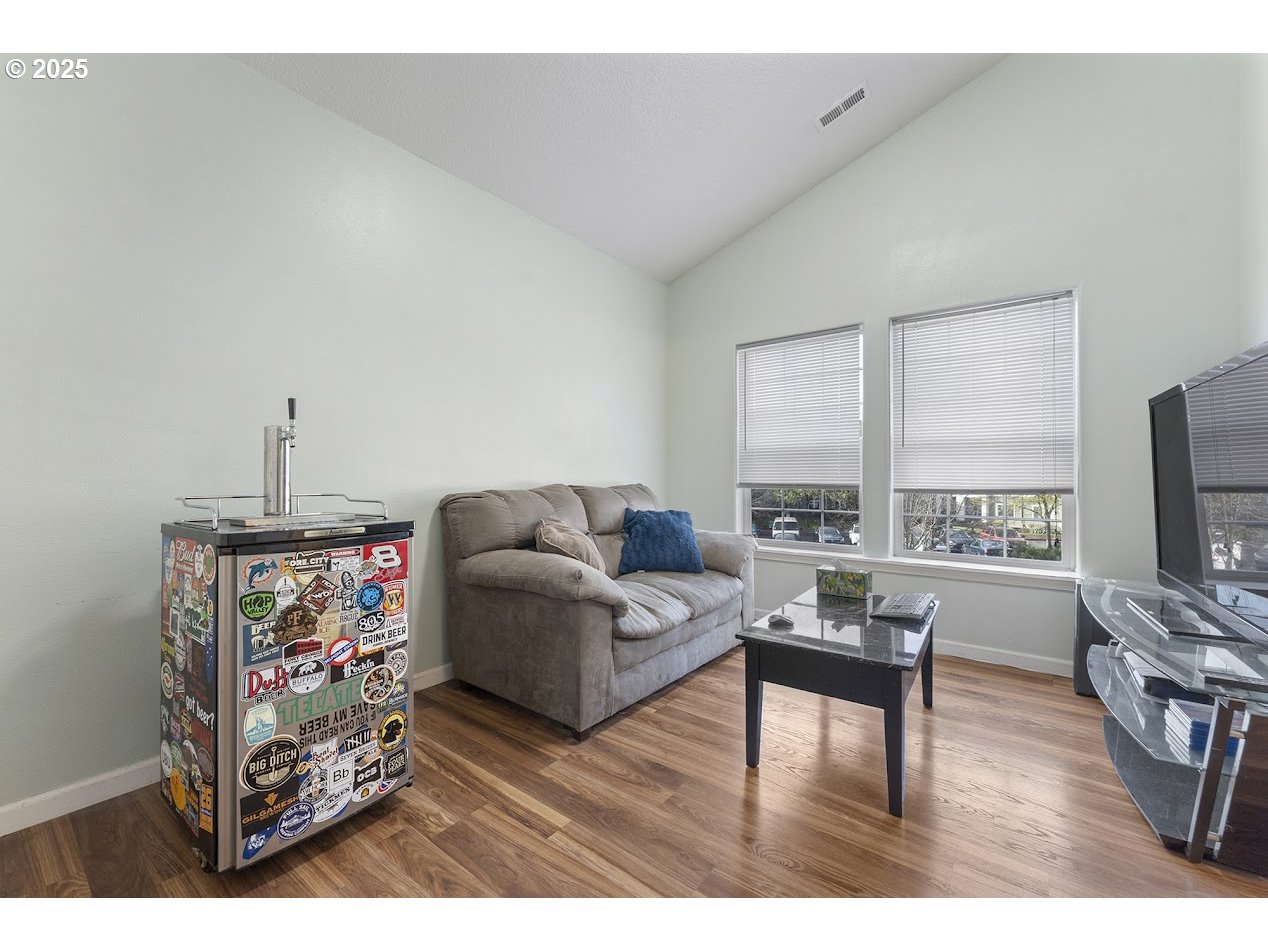 1032 Northwest Burnside Road Gresham, OR 97030 - Photo 26 of 32 Bedroom