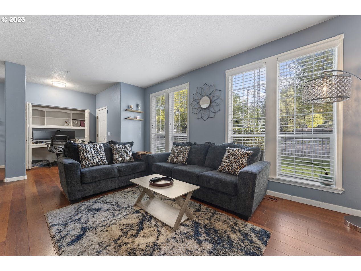 1032 Northwest Burnside Road Gresham, OR 97030 - Photo 9 of 32