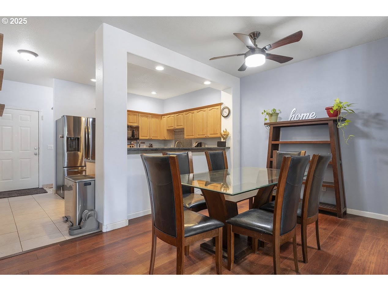 1032 Northwest Burnside Road Gresham, OR 97030 - Photo 10 of 32 Dining Room