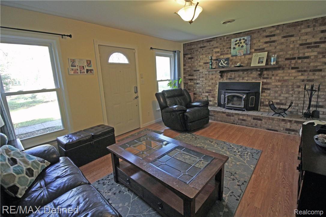 1150 East Auburn Road Rochester, MI 48307 - Photo 2 of 13 Family Room