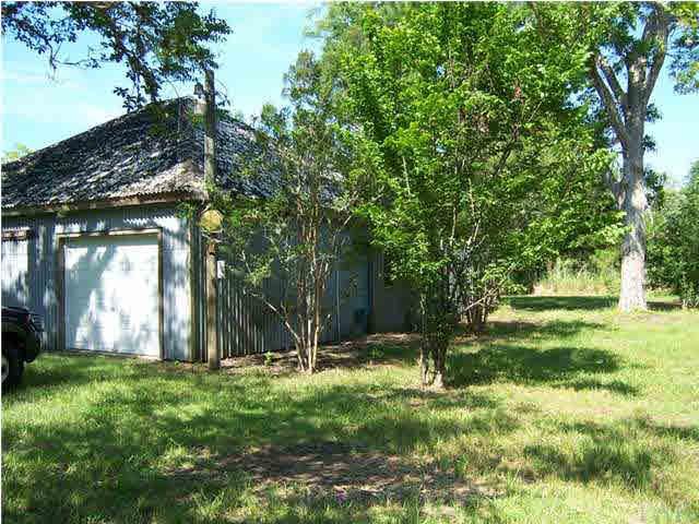 10163 South Loop Road, Unit 1 Pensacola, FL 32507 - Photo 6 of 13 Another view of the barn