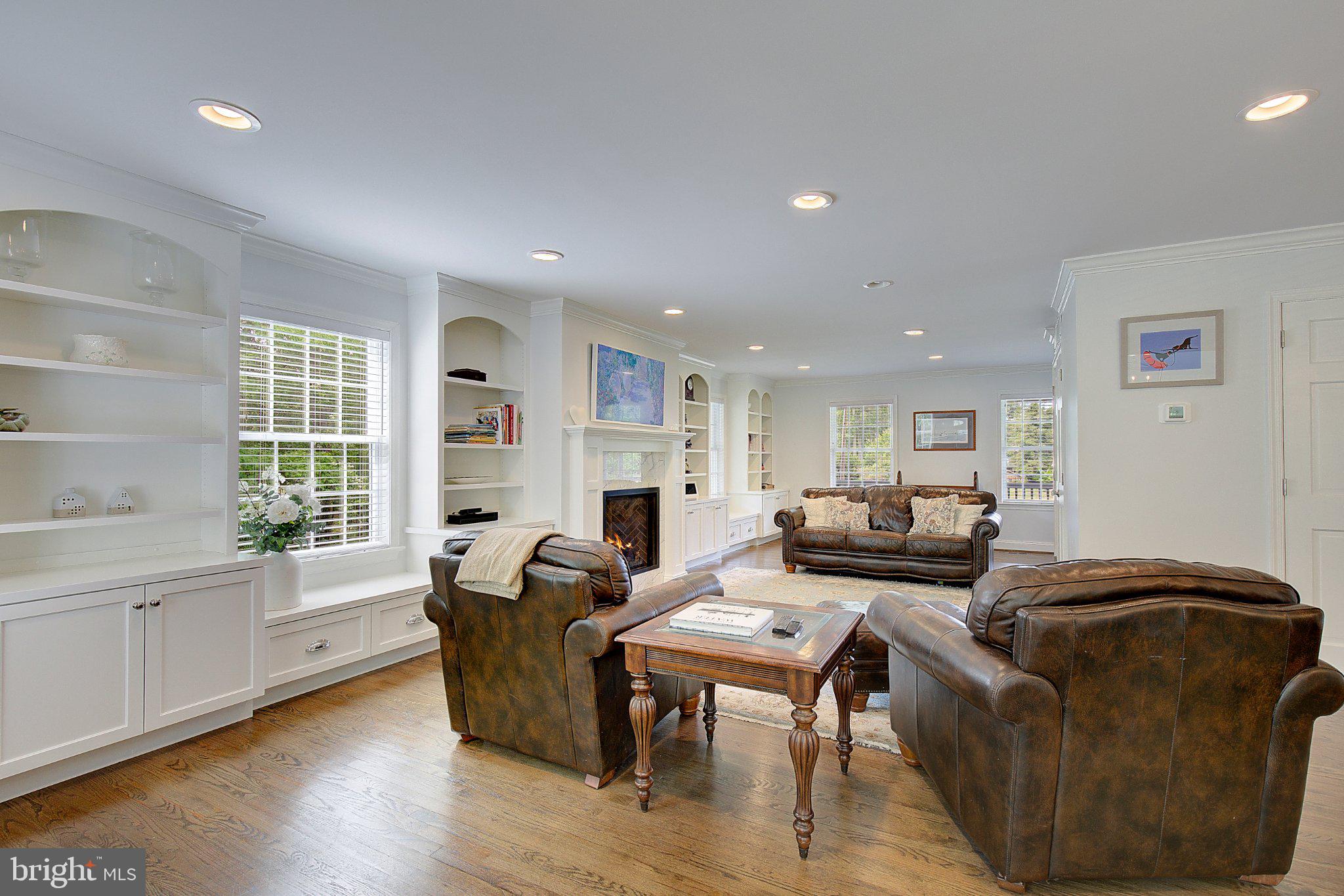980 Apple Lane Solomons, MD 20629 - Photo 4 of 82 Bright and inviting living space.