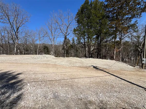 $31,900 | 336 Lake Shore Drive West, New Florence, MO 63363