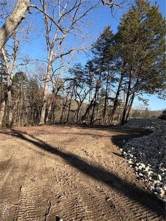 $31,900 | 336 Lake Shore Drive West, New Florence, MO 63363