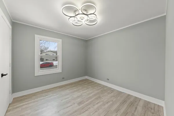 $349,999 | 1364 Leslie Lane East, Glendale Heights, IL 60139