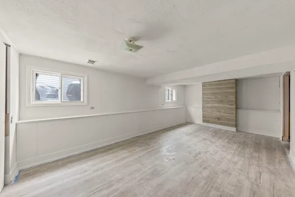 $349,999 | 1364 Leslie Lane East, Glendale Heights, IL 60139