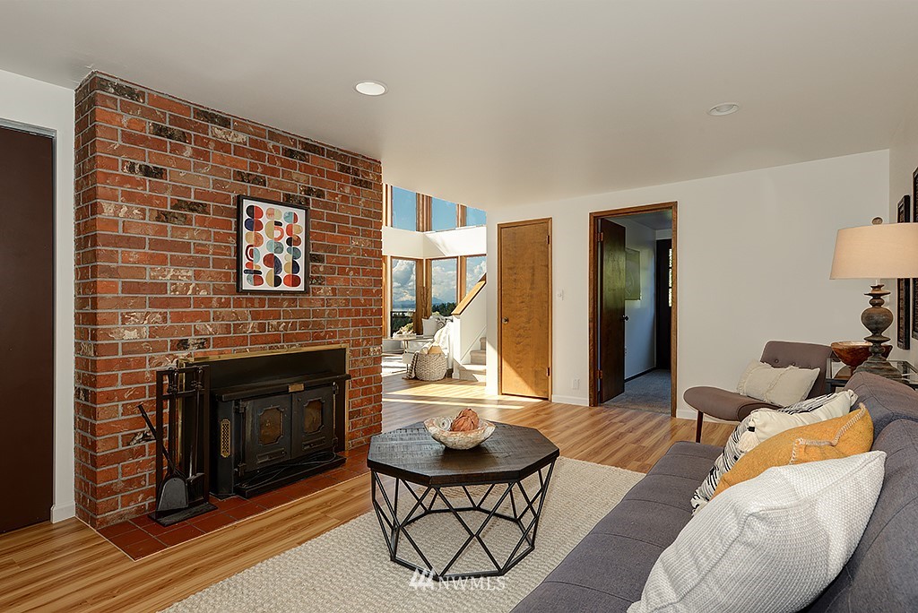 8621 Vashon View Southwest Seattle, WA 98136 - Photo 14 of 25 Gallery Image 14