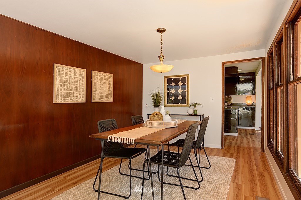 8621 Vashon View Southwest Seattle, WA 98136 - Photo 8 of 25 Gallery Image 8