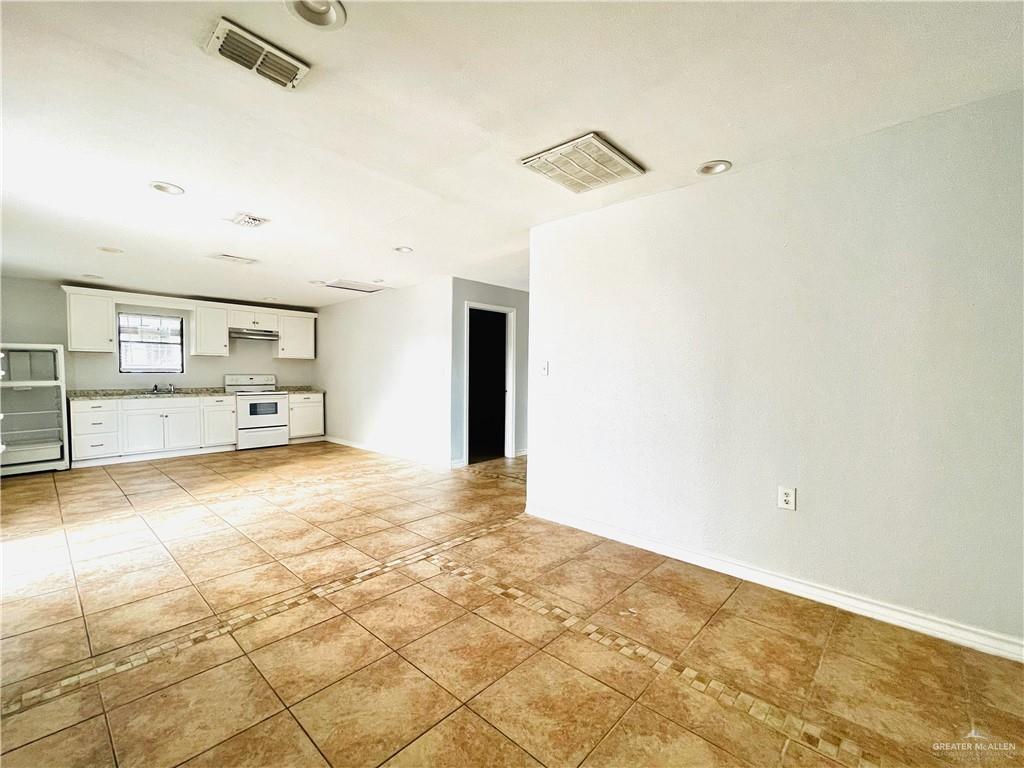 220 5th Street Weslaco, TX 78596 - Photo 8 of 25