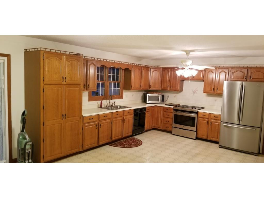208 Ranger Drive Elizabethton, TN 37643 - Photo 2 of 16 Photo 2