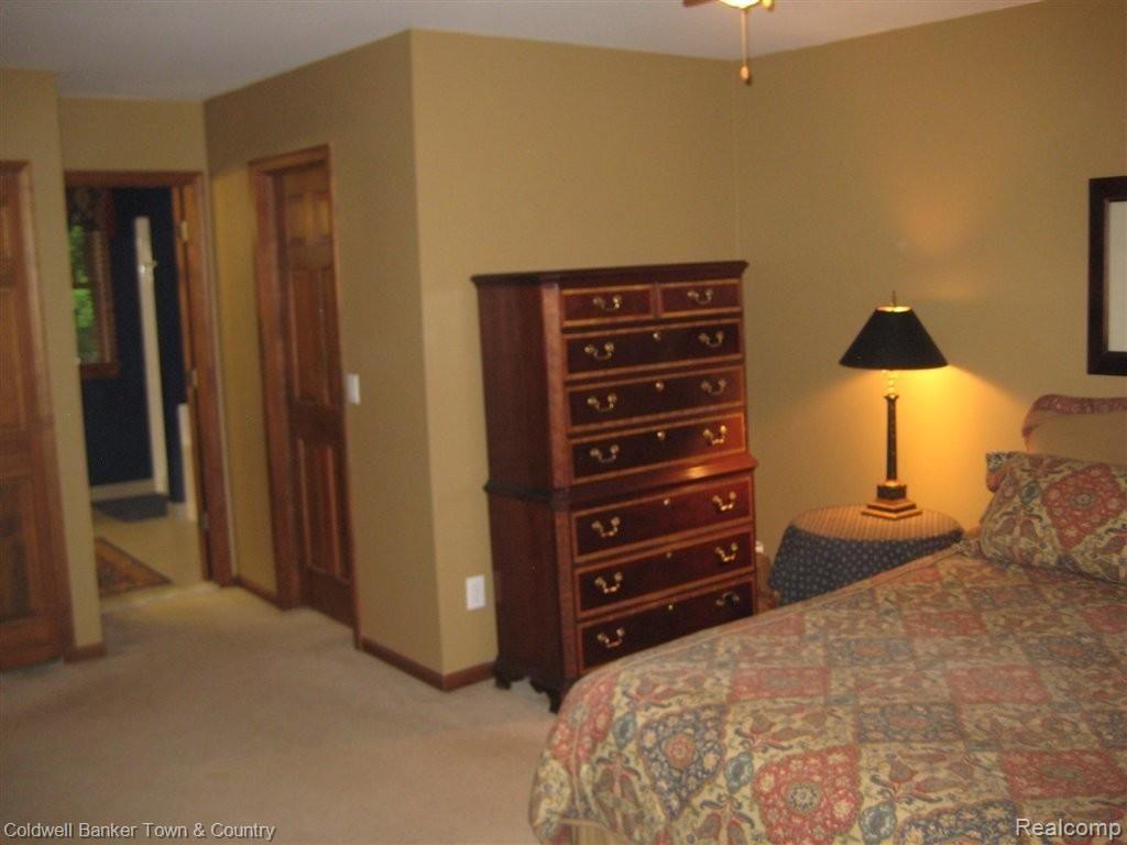 7562 Summit Ridge Brighton, MI 48116 - Photo 17 of 19 Master Suite