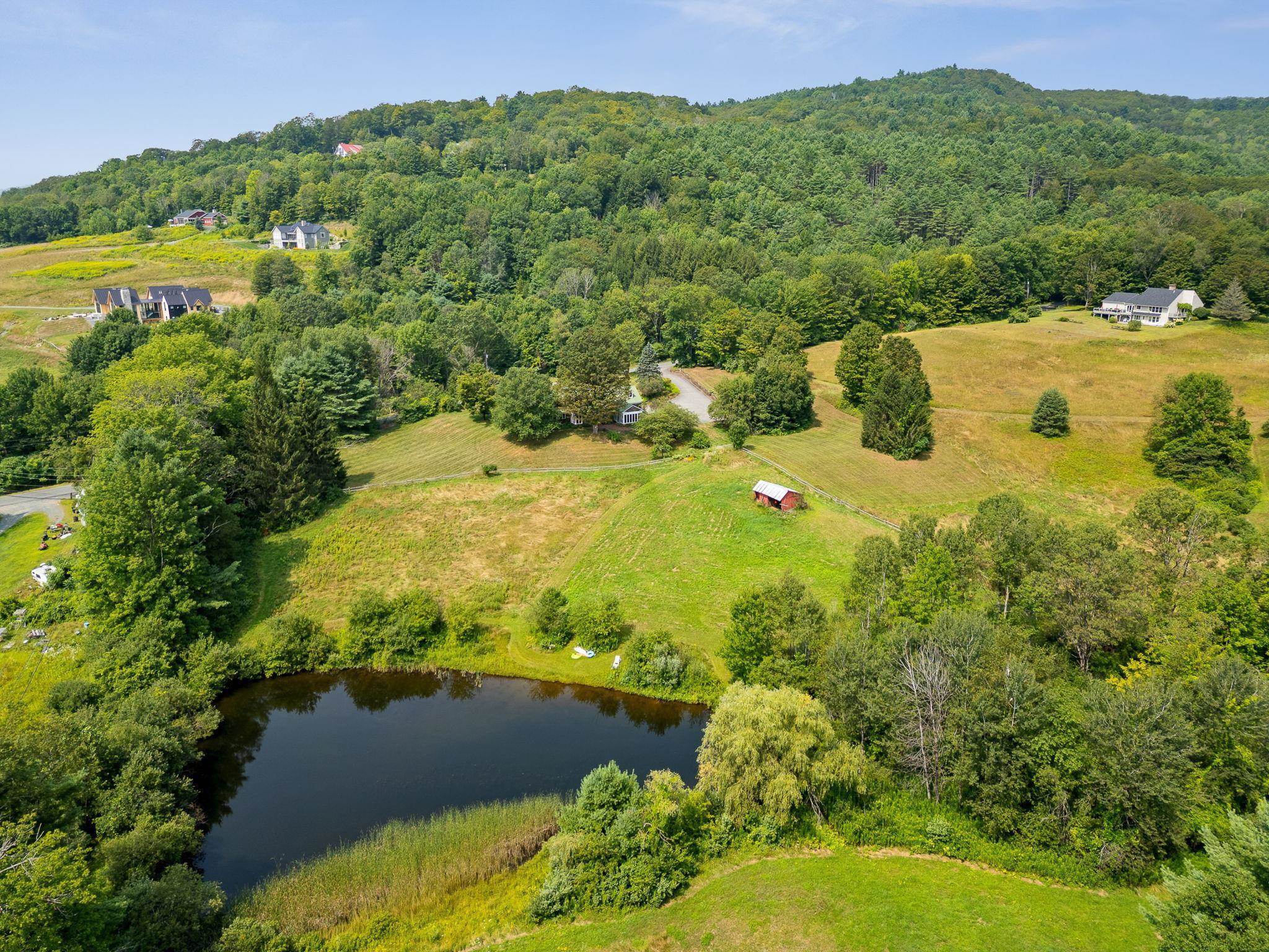 593 Red Barn Road Hartford, VT 05001 - Photo 4 of 50