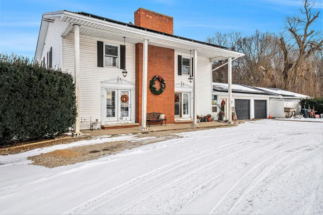 $475,000 | 29726 East Fawn River Road, Sturgis, MI 49091