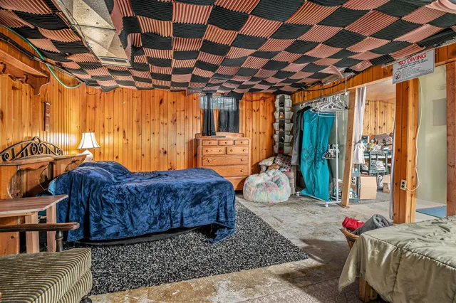 $475,000 | 29726 East Fawn River Road, Sturgis, MI 49091