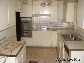 1 Adloff Lane Springfield, IL 62703 - Photo 5 of 9