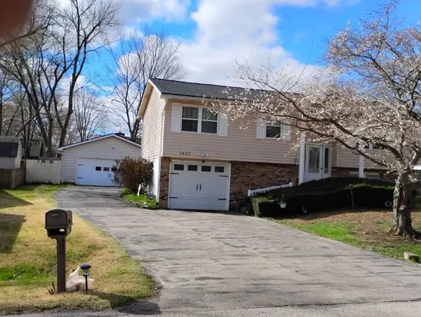 $220,000 | 7455 Oaklawn Drive, Newburgh, IN 47630